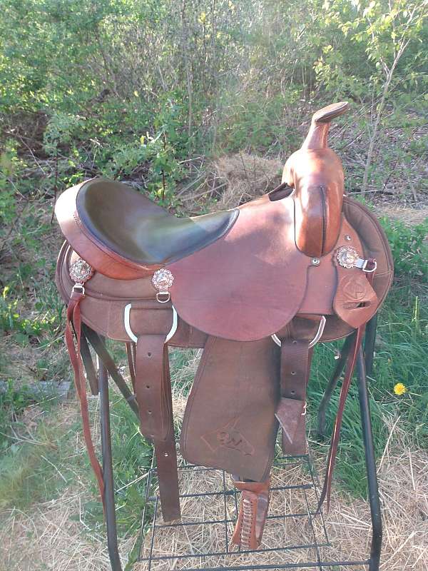 tan-leather-saddle