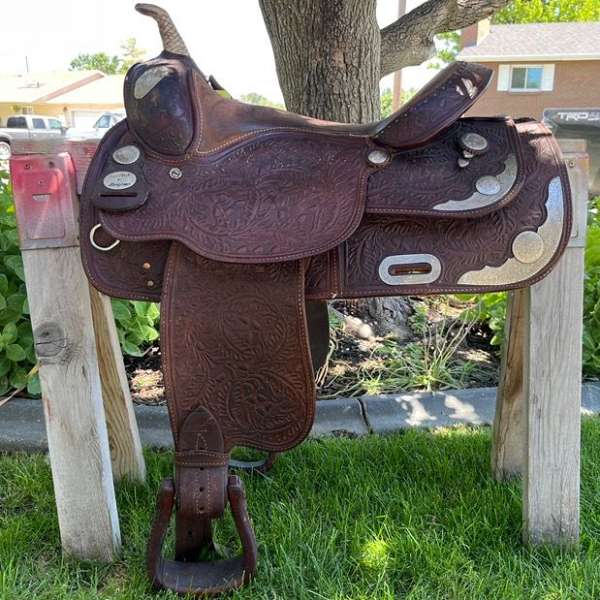 brown-longhorn-show-western-pleasure-saddle