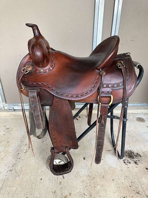 park-trail-parade-saddle