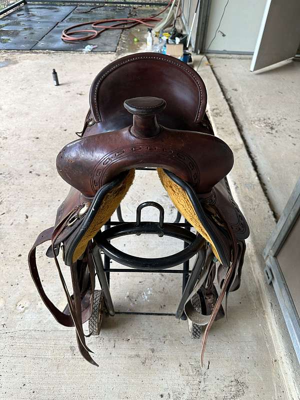 quarter-horse-parade-saddle