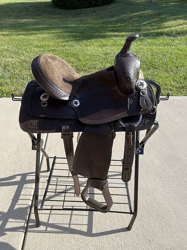 brown-synthetic-saddle