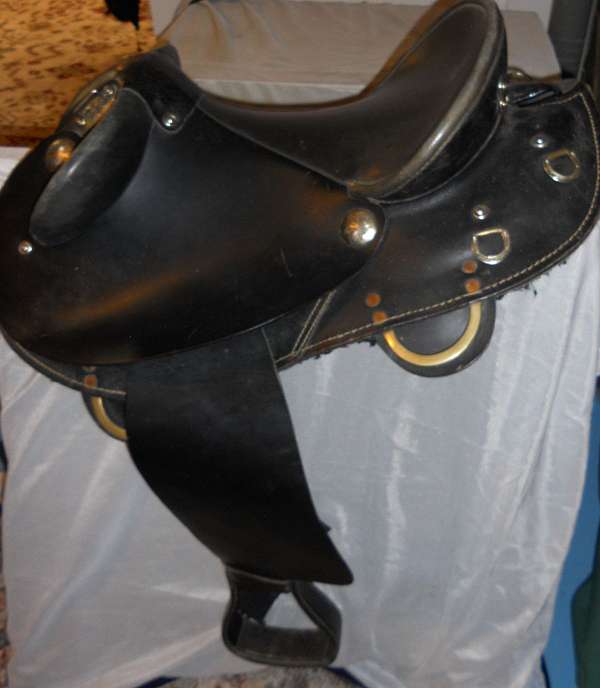 western-black-saddle-2120