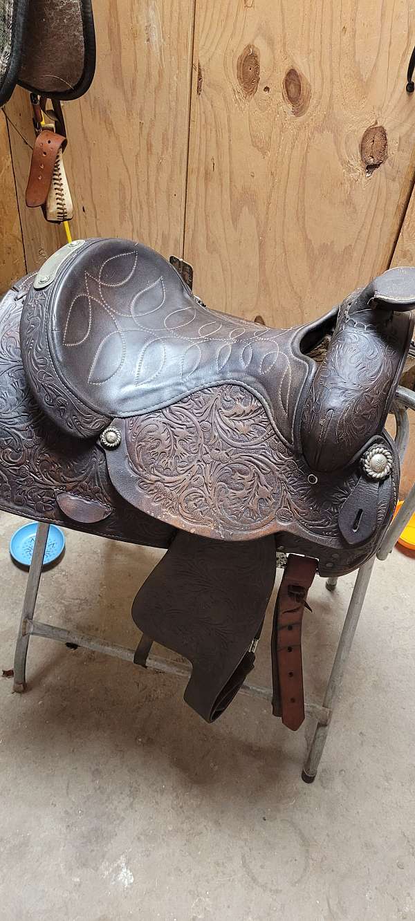 brown-circle-y-saddle