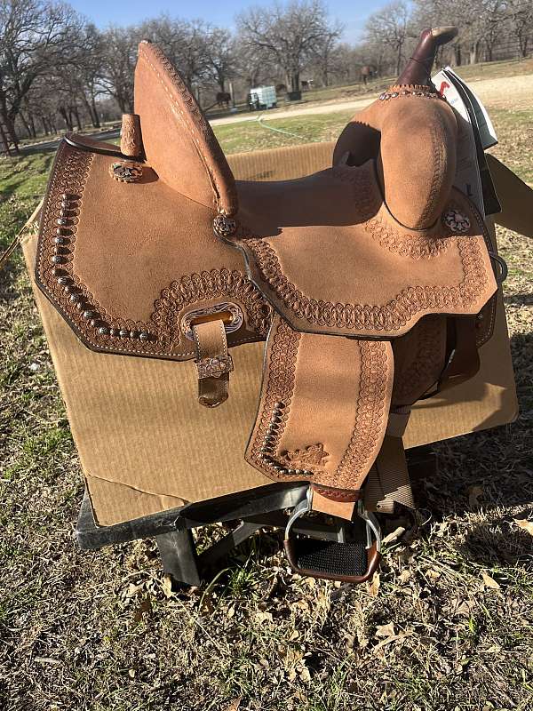 tan-barrel-racing-saddle