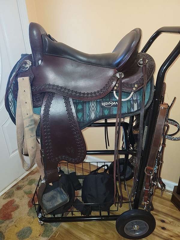 brown-circle-y-western-saddle