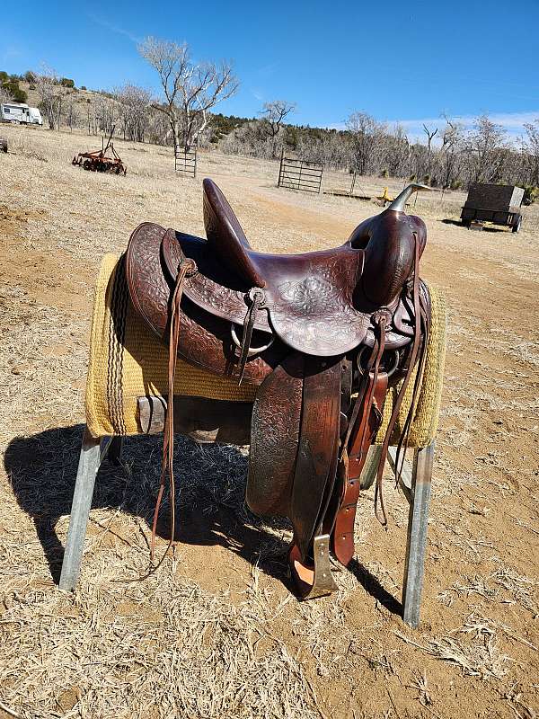 leather-all-around-parade-saddle