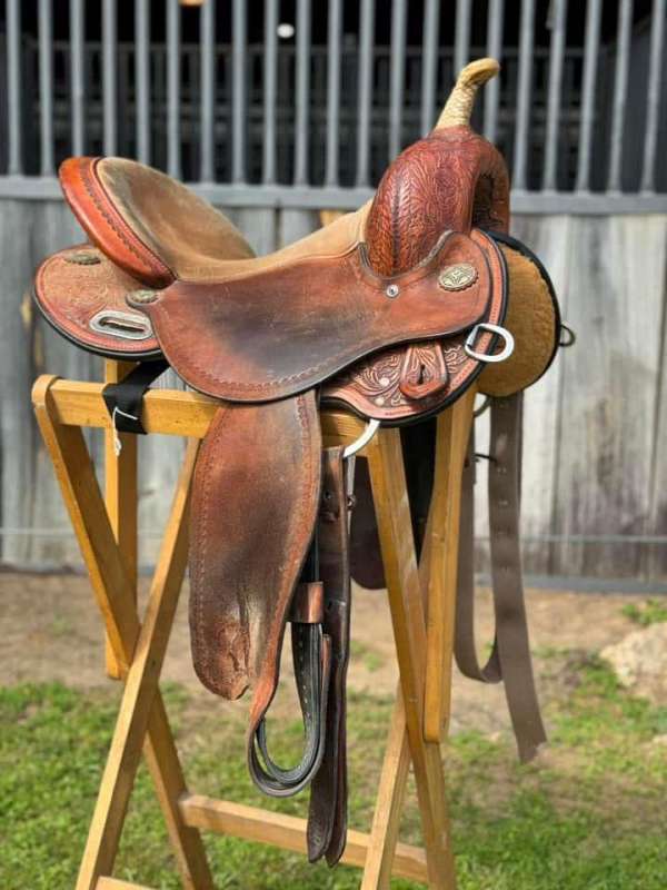 tan-circle-y-barrel-racing-saddle
