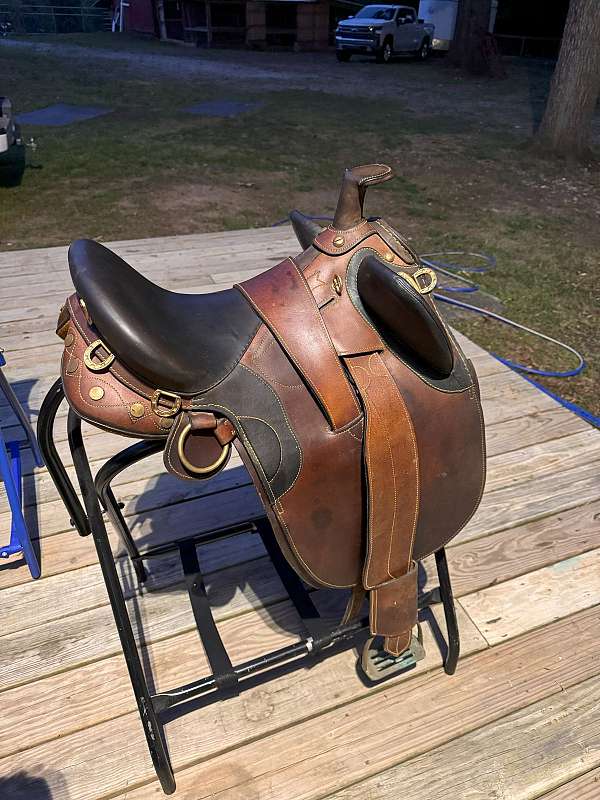 stockman-riding-trail-saddle