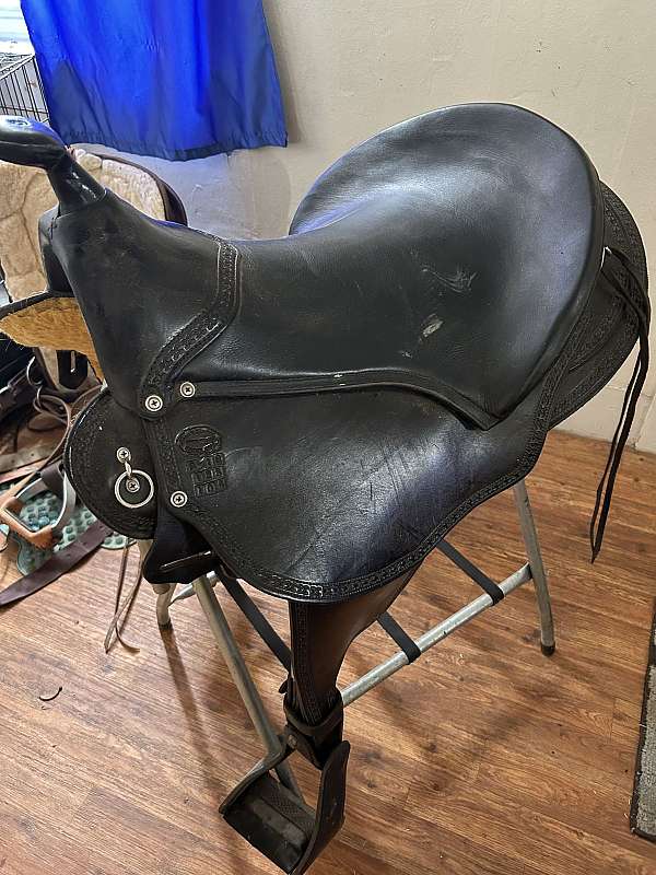 excellent-gaited-riding-saddle