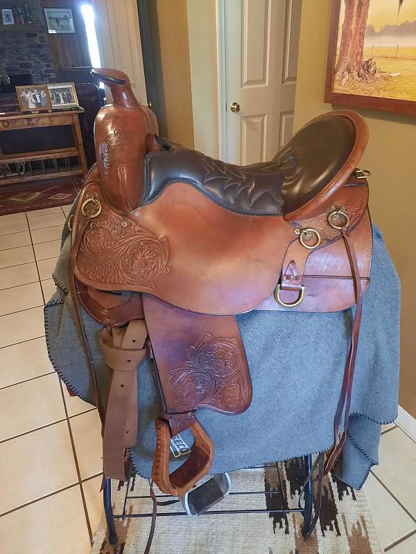 brown-tucker-saddle