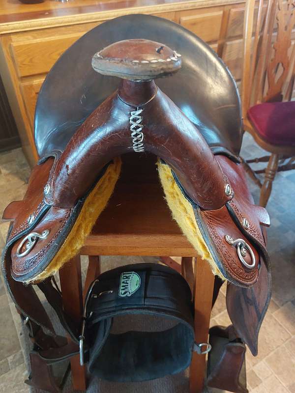 used-leather-saddle