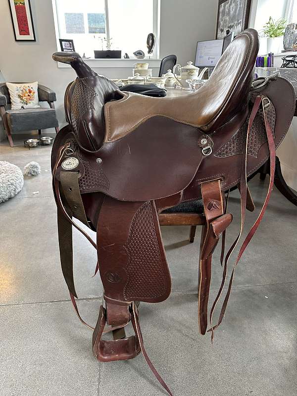 brown-circle-y-trail-saddle