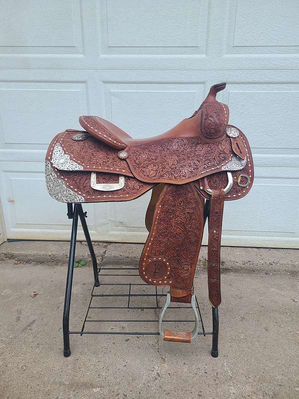 custom-reining-show-saddle