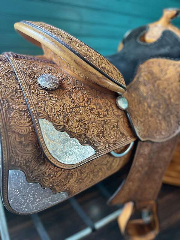 tan-leather-saddle