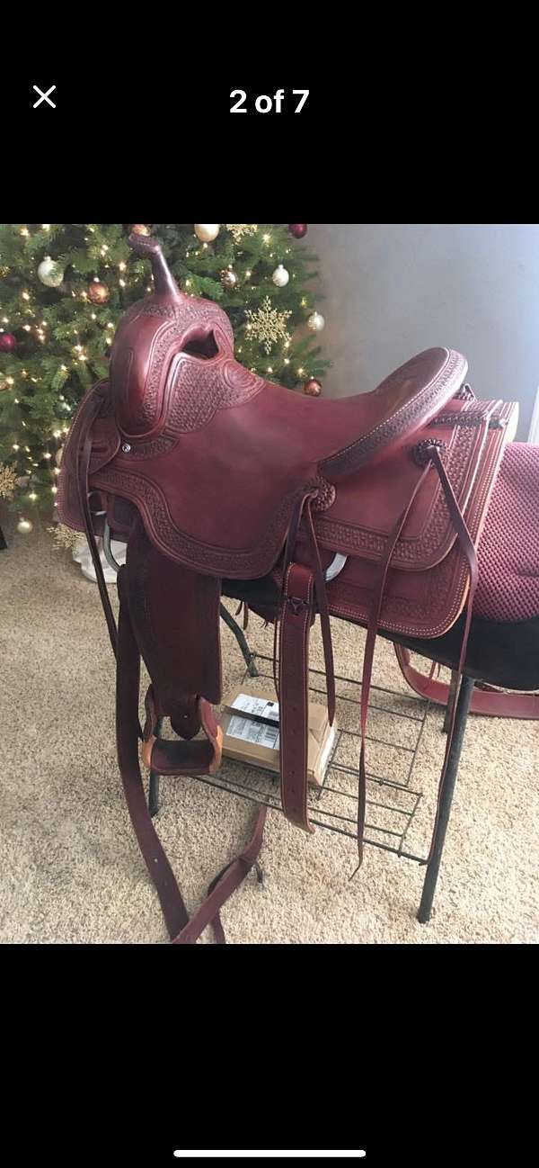 brown-leather-saddle