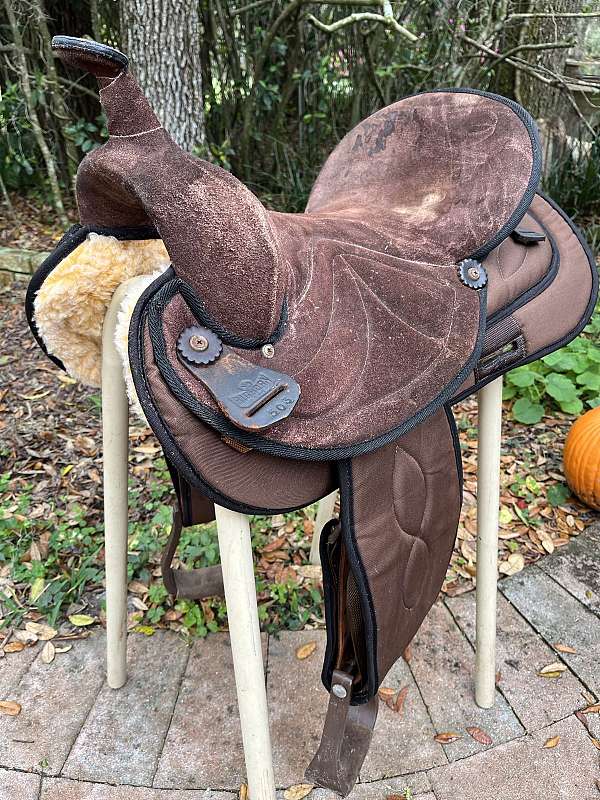 brown-big-horn-trail-saddle