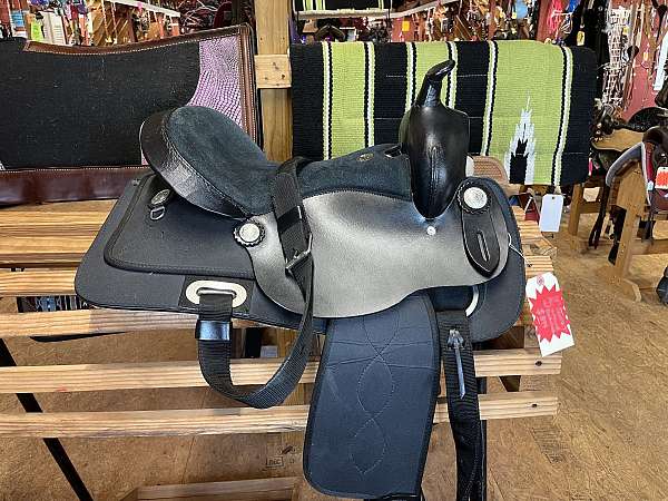 leather-synthetic-quarter-horse-saddle