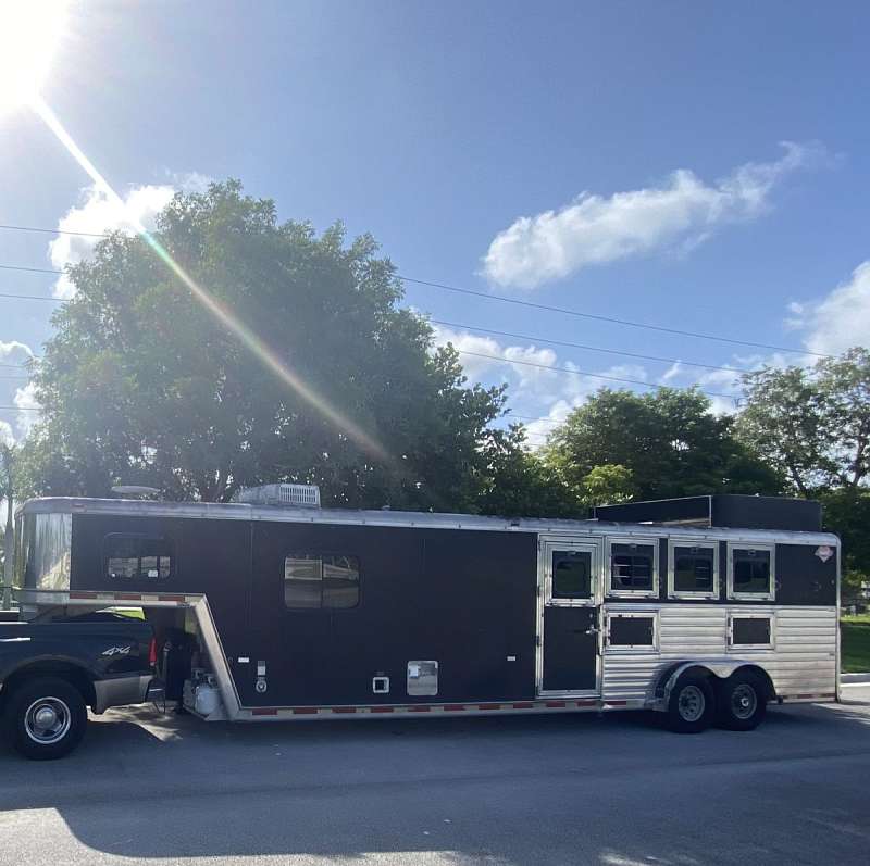 Horse Trailers in Miami